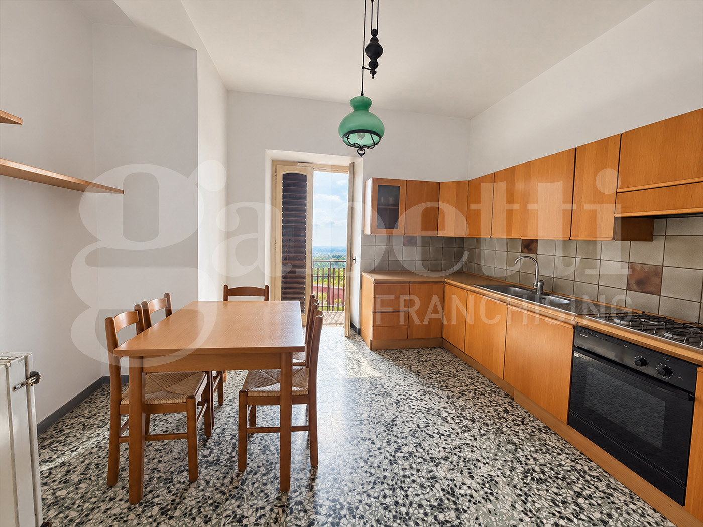 Casa indipendente con giardino a Raviscanina