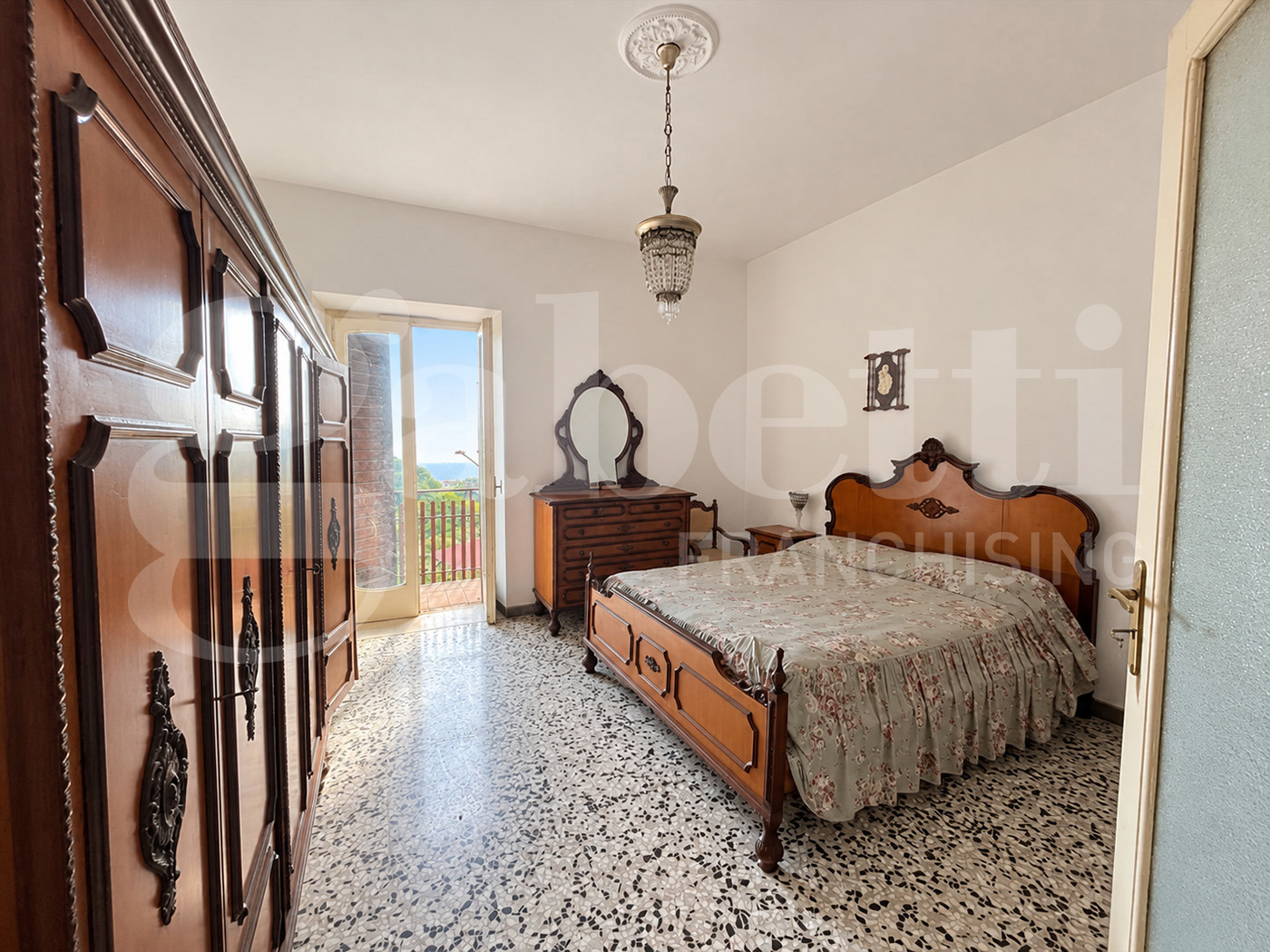 Casa indipendente con giardino a Raviscanina