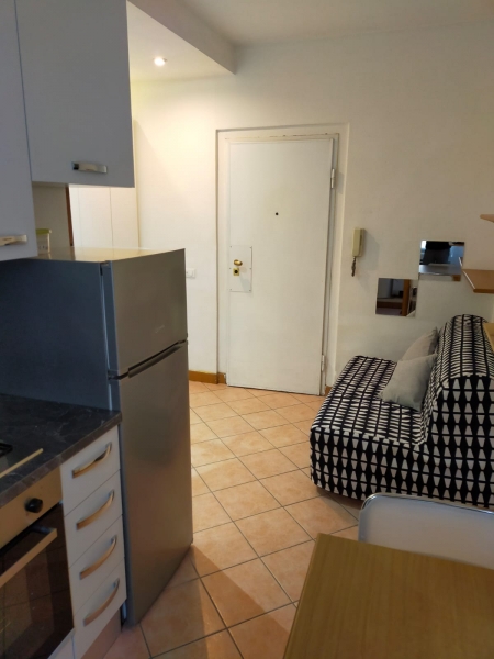 Monolocale arredato in affitto a Milano