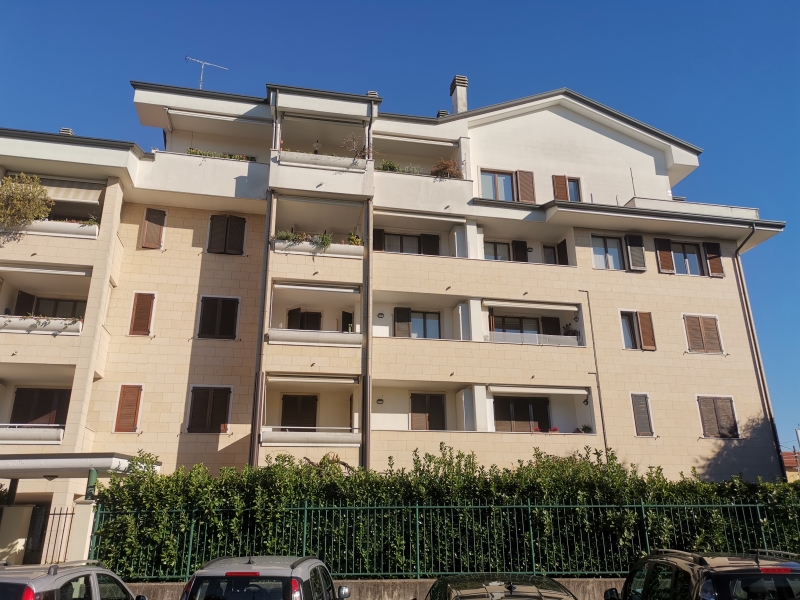 Box/Garage 40mq in affitto a Bovisio Masciago