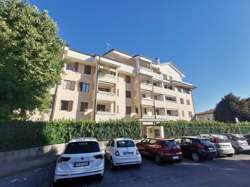 Box/Garage 40mq in affitto a Bovisio Masciago