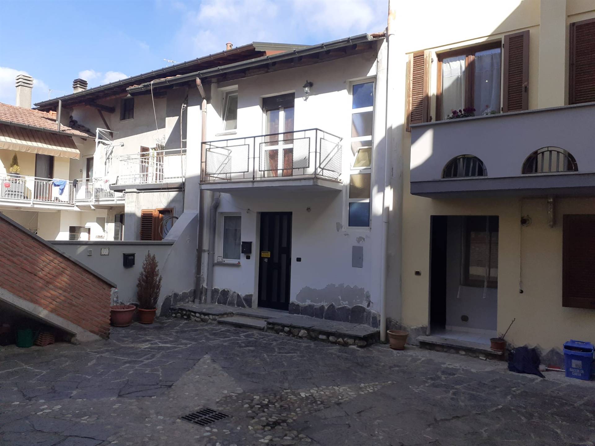 Casa indipendente in vendita a Comerio