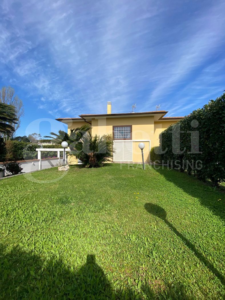 Villa Bifamiliare in vendita a Aprilia