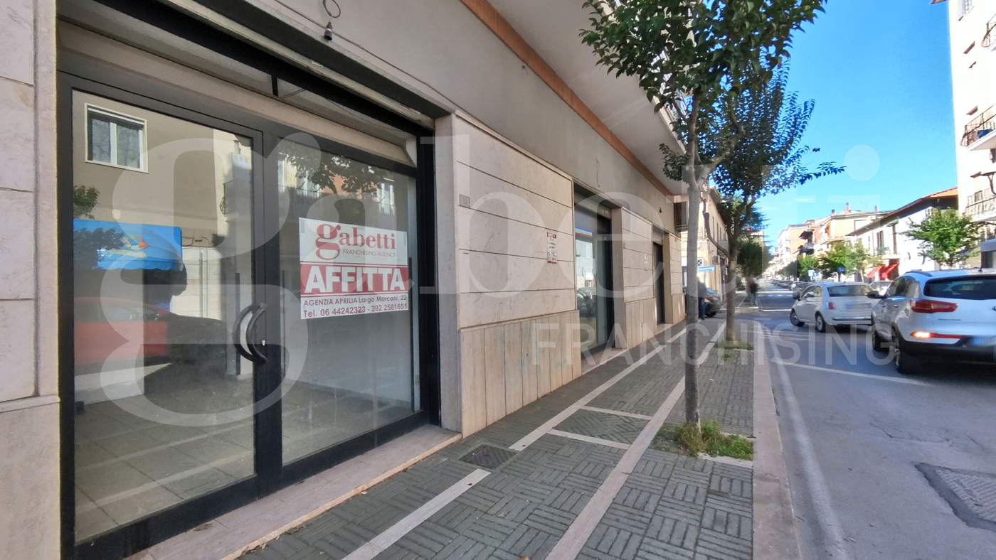 Negozio in affitto a Aprilia