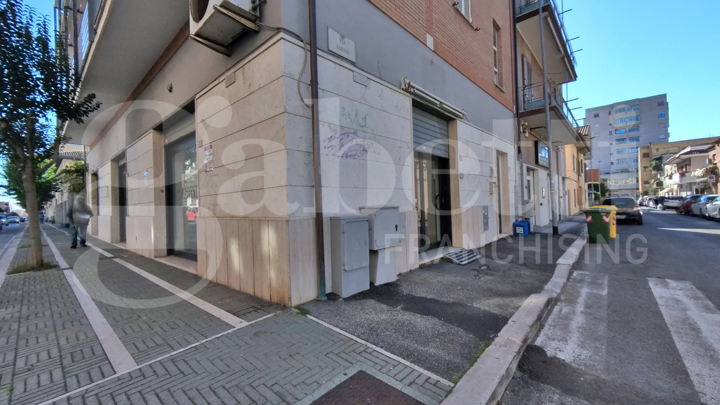 Negozio in affitto a Aprilia