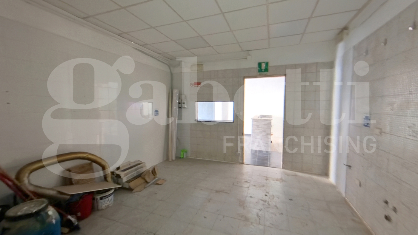 Negozio in affitto a Aprilia