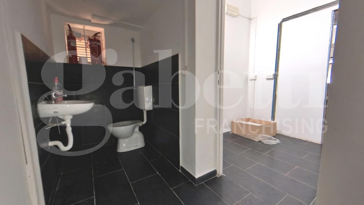 Negozio in affitto a Aprilia