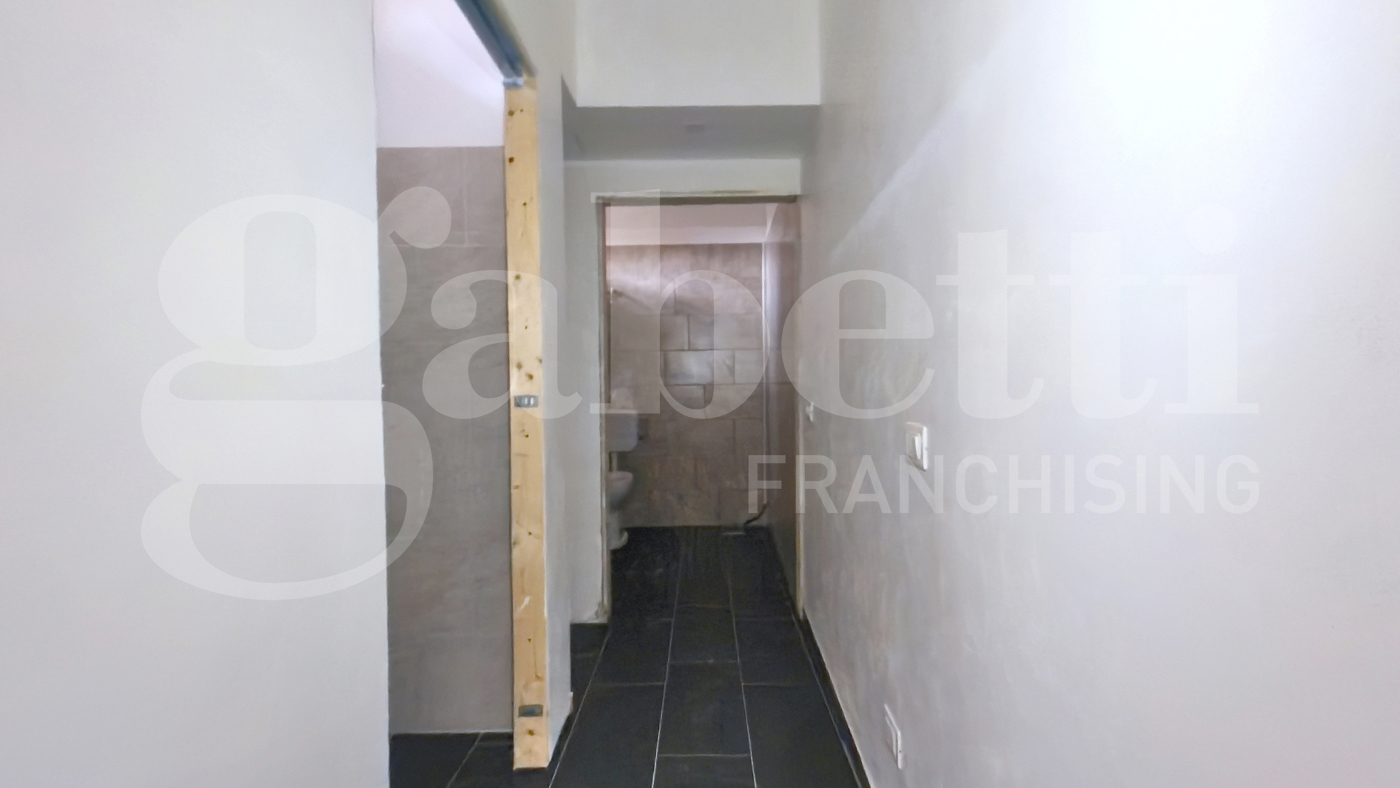 Negozio in affitto a Aprilia