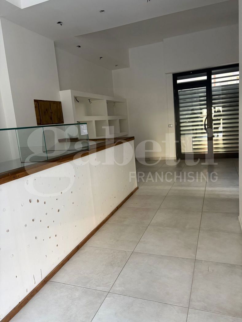 Negozio in affitto a Aprilia