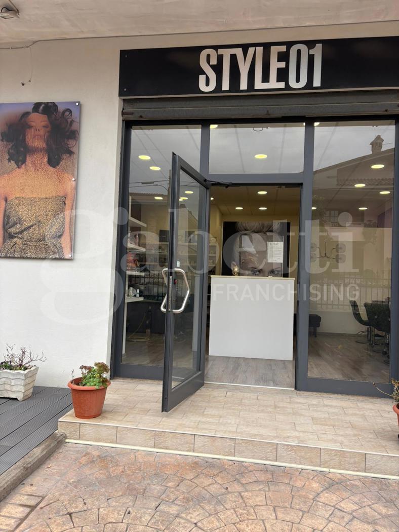 Negozio in affitto a Aprilia