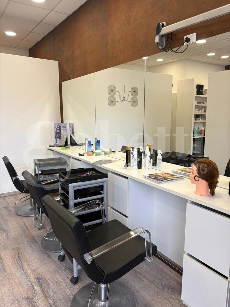 Negozio in affitto a Aprilia