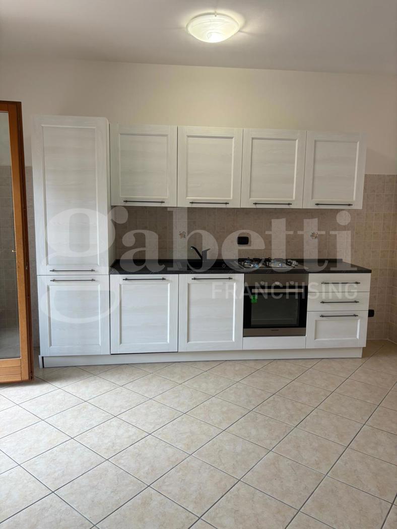 Trilocale arredato in affitto a Aprilia