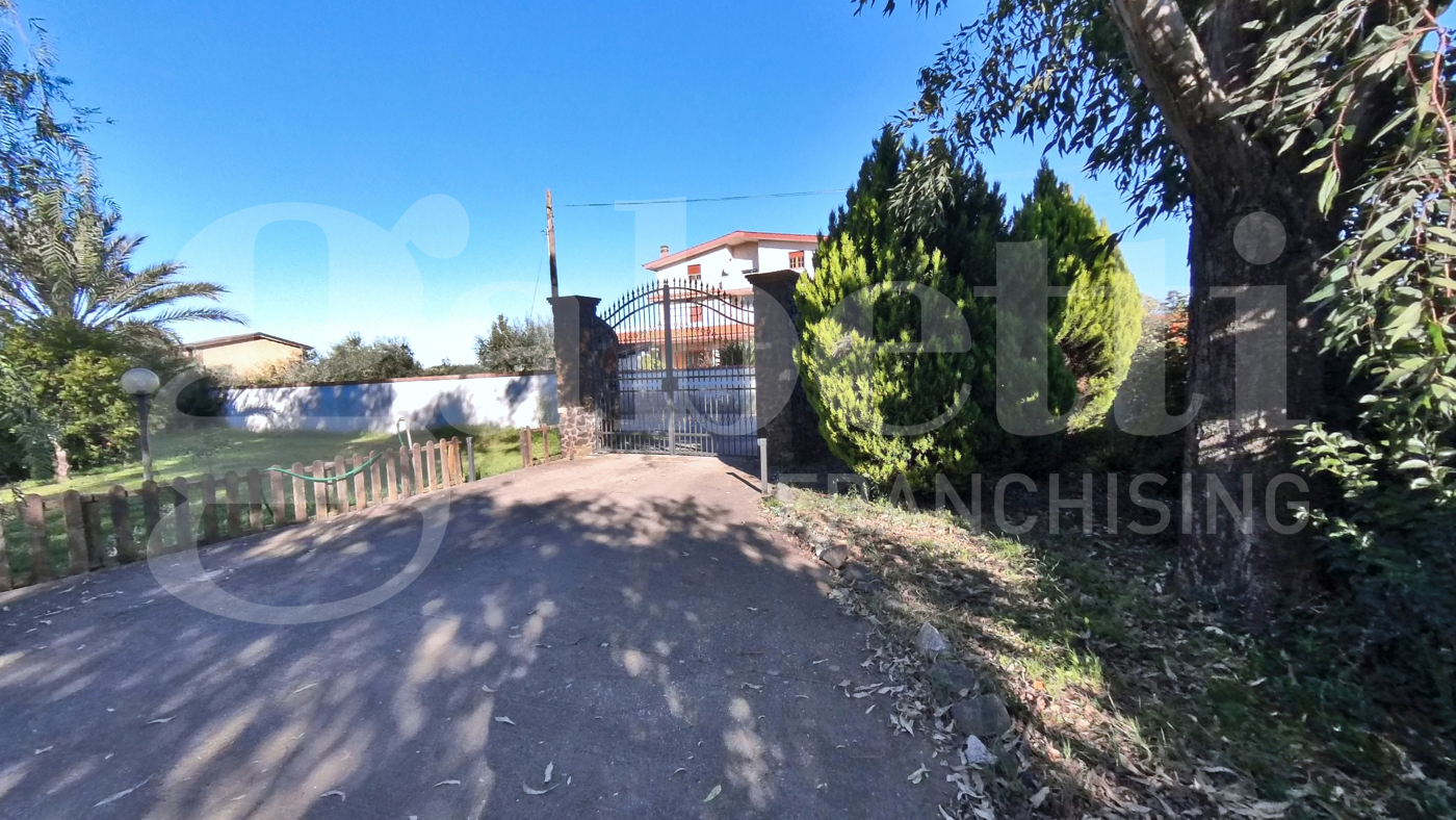 Villa con giardino a Velletri