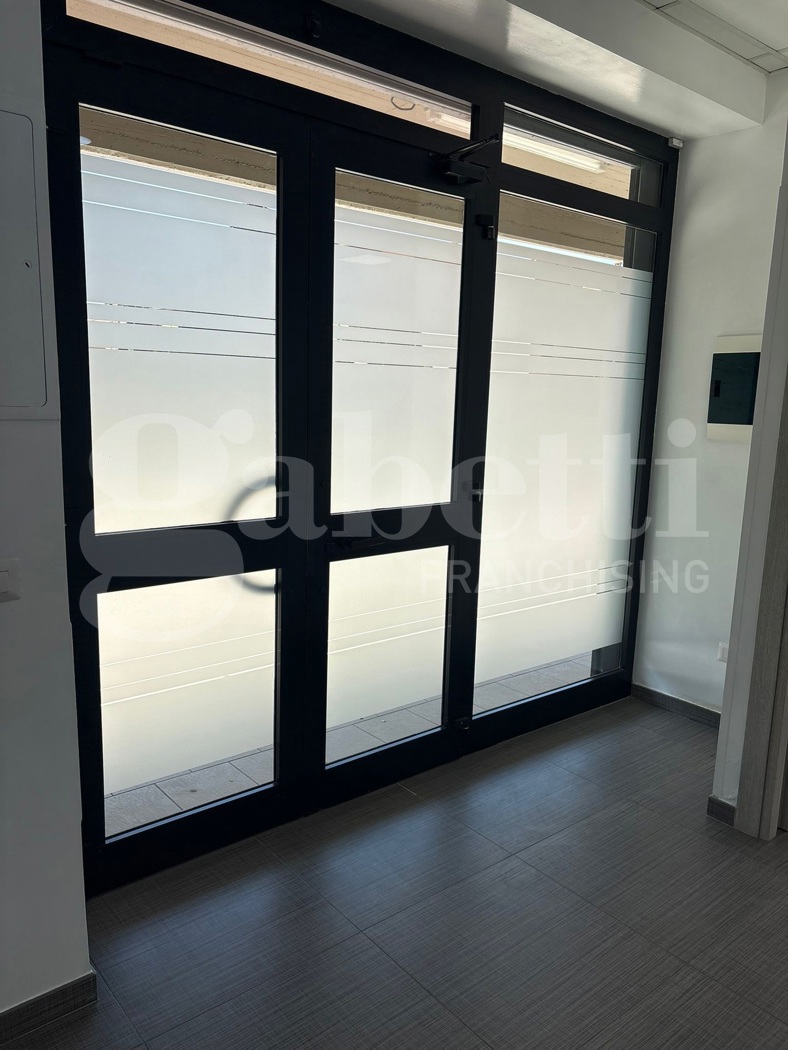 Negozio in affitto a Aprilia