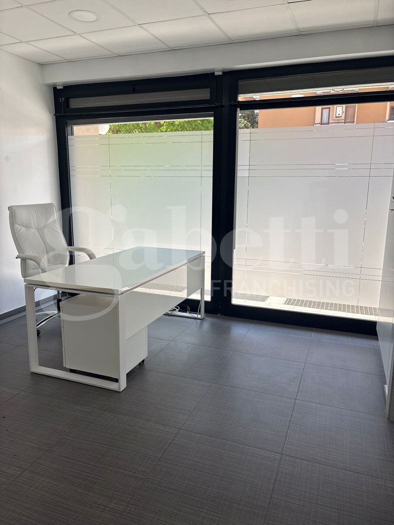 Negozio in affitto a Aprilia