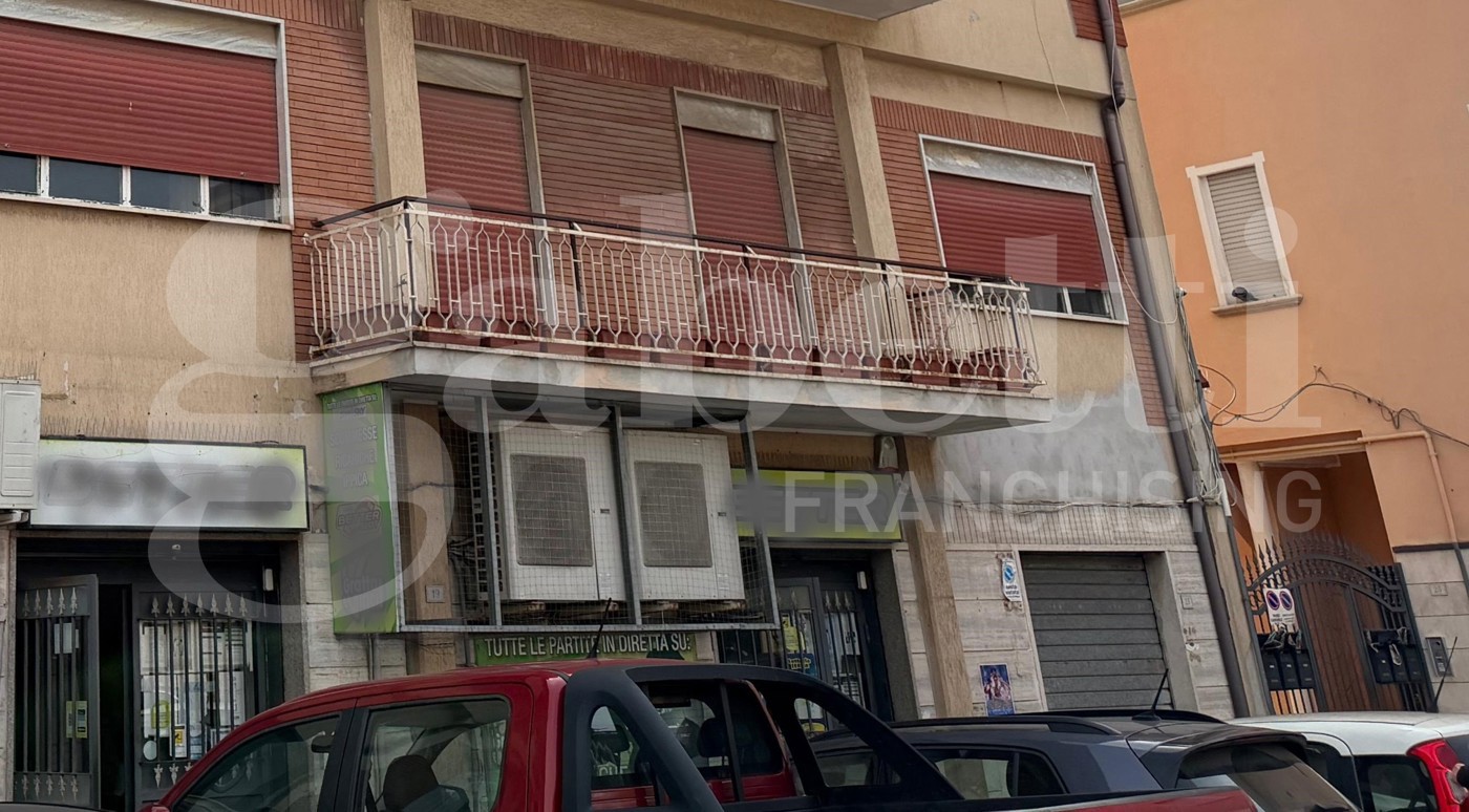 Negozio in vendita a Aprilia