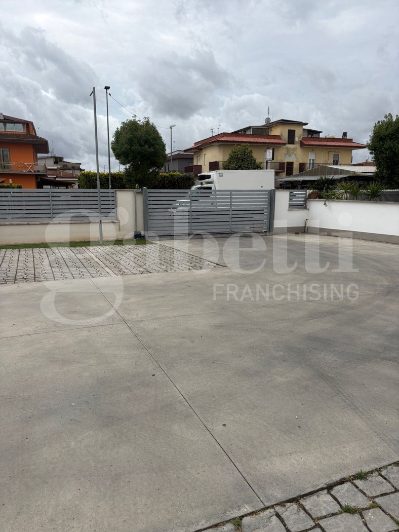 Negozio in affitto a Aprilia