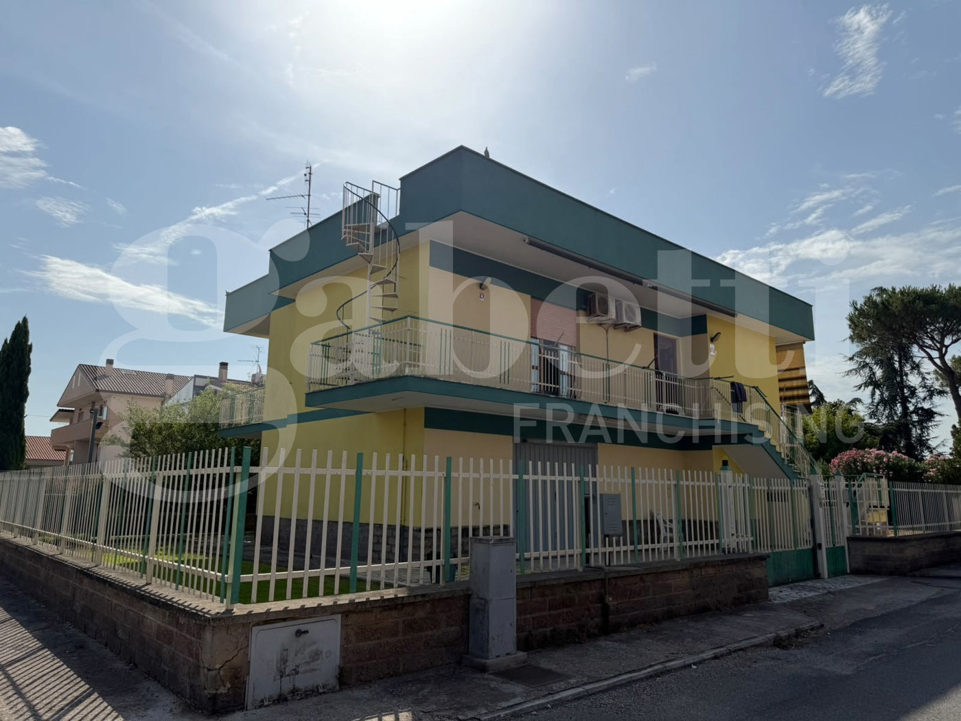 Casa indipendente con giardino a Aprilia