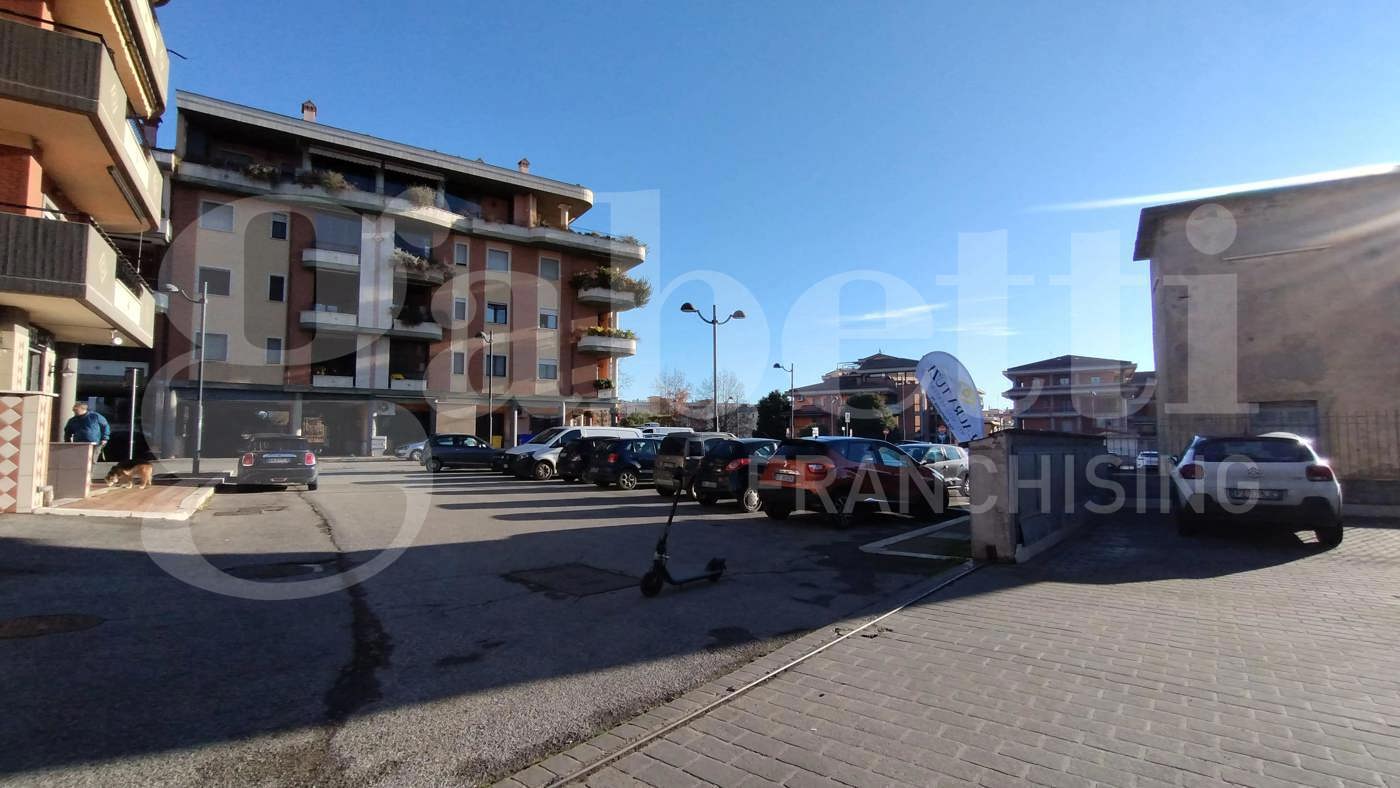 Box/Garage 20mq in affitto a Aprilia