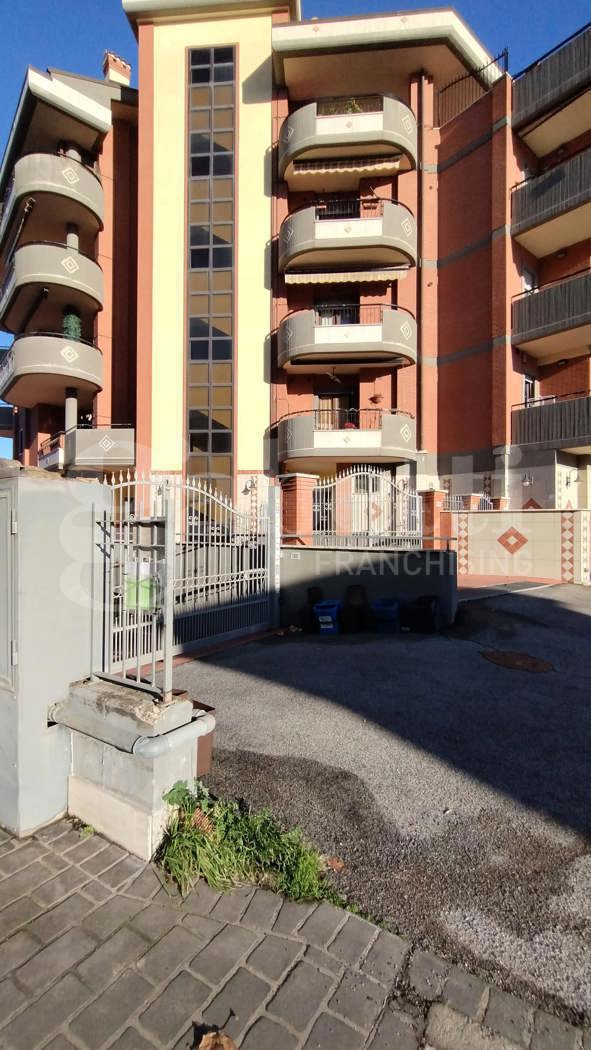 Box/Garage 20mq in affitto a Aprilia