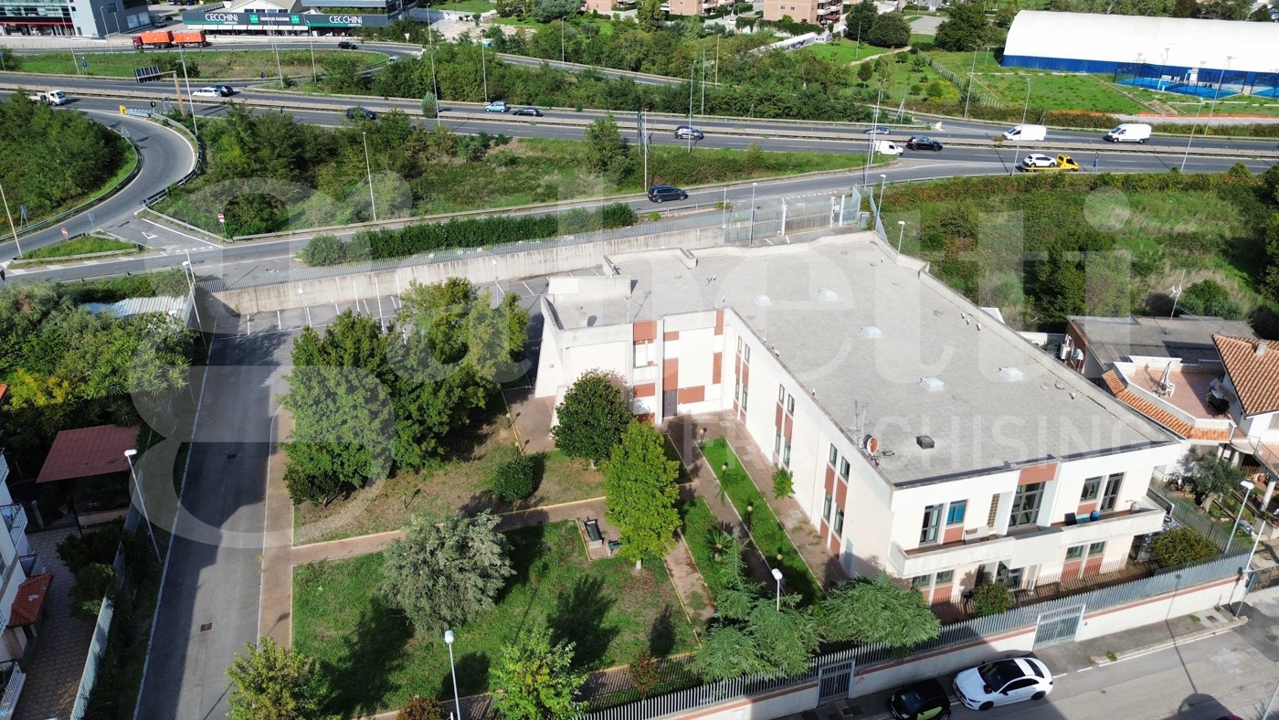 Stabile/Palazzo in vendita a Aprilia