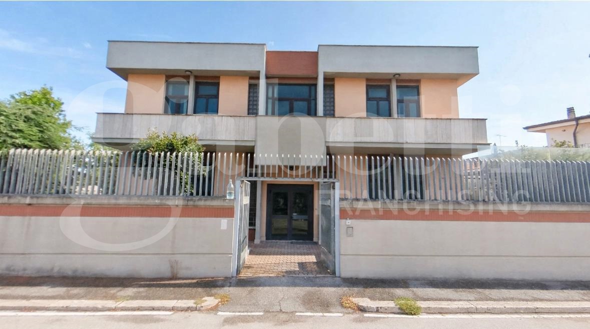 Stabile/Palazzo in vendita a Aprilia