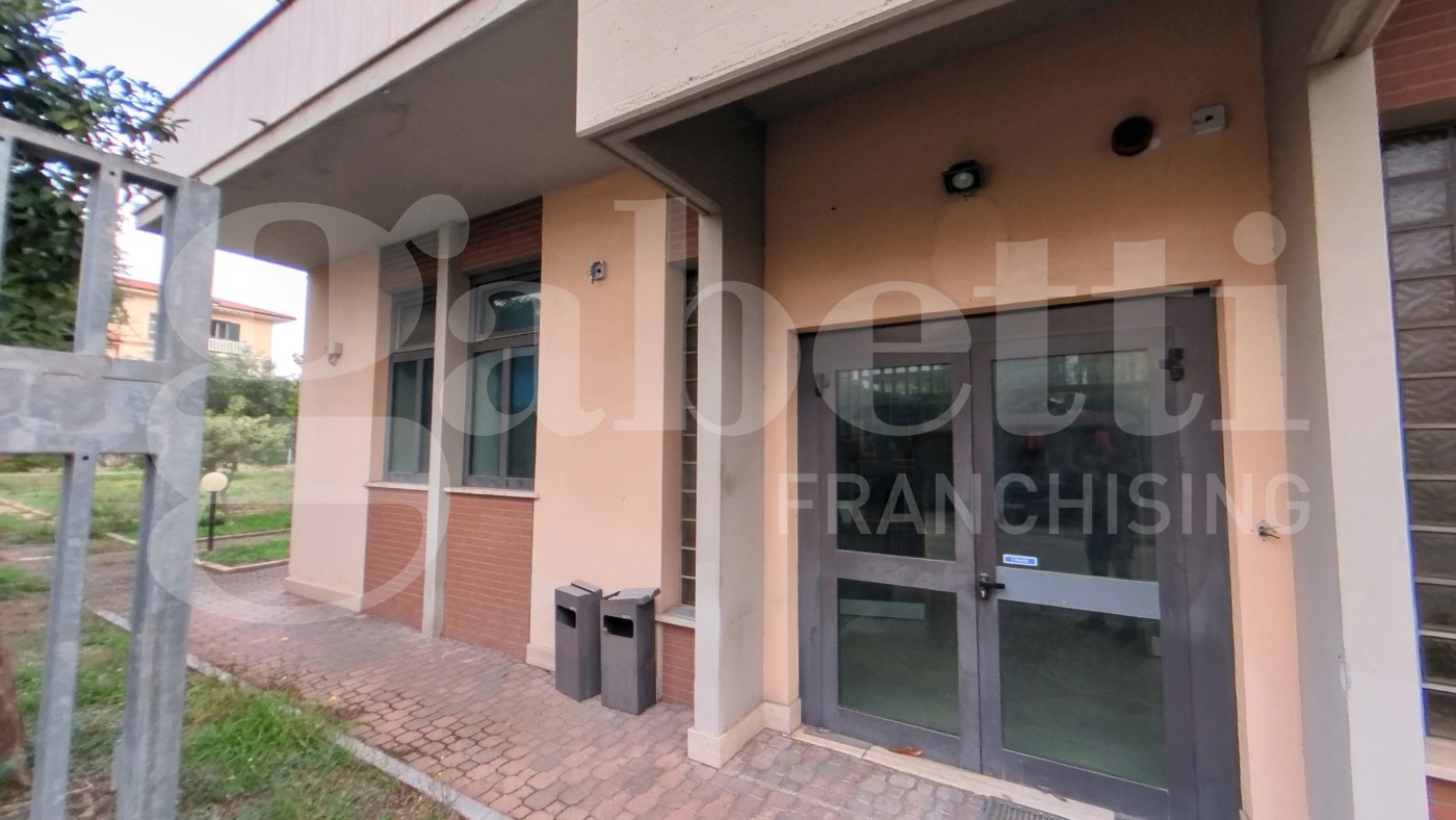 Stabile/Palazzo in vendita a Aprilia