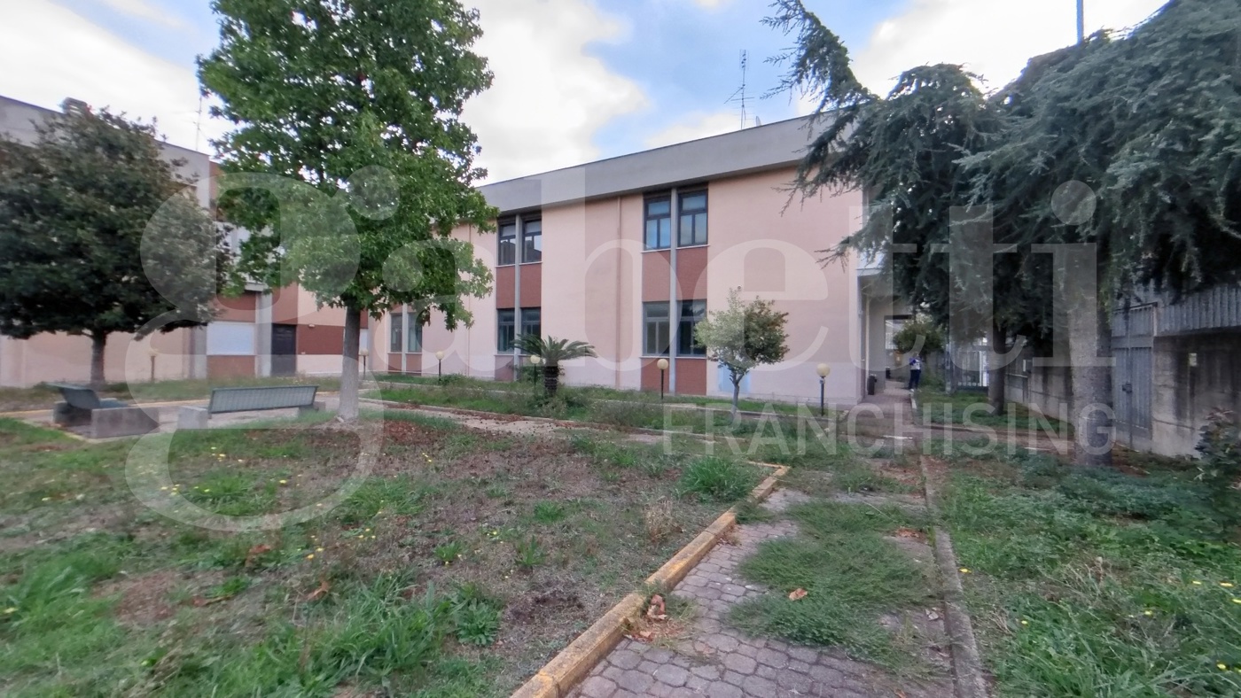 Stabile/Palazzo in vendita a Aprilia