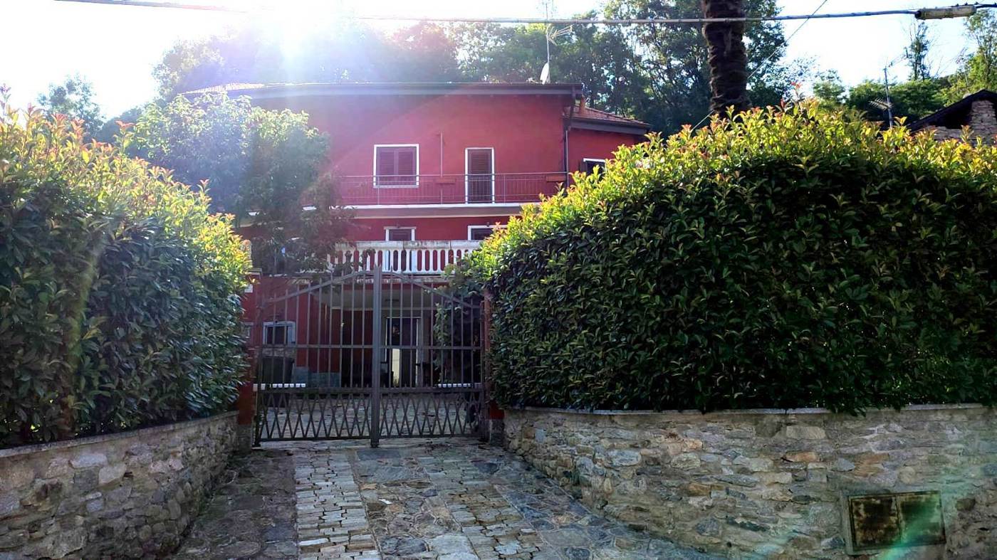 Villa con giardino a Meina