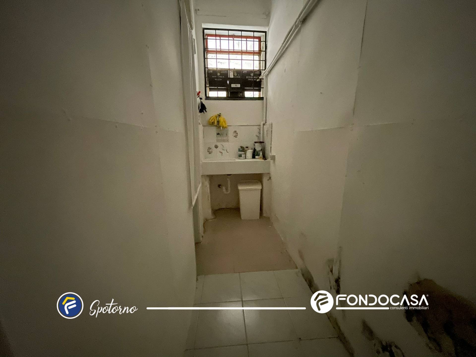 Locale commerciale in affitto a Spotorno