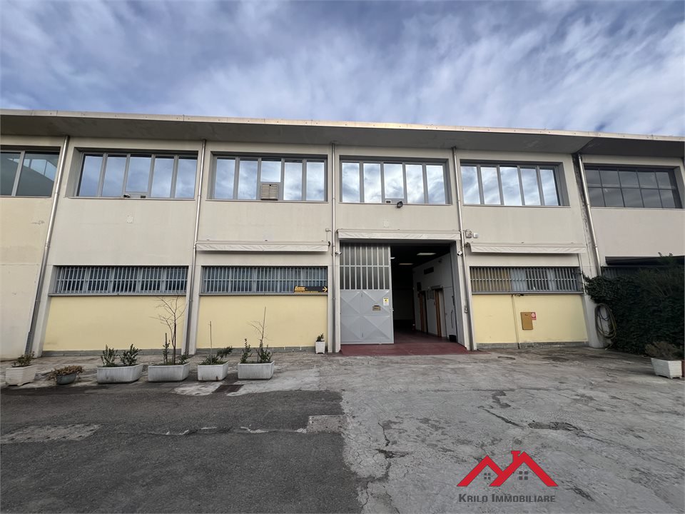 Capannone in vendita a Cernusco sul Naviglio