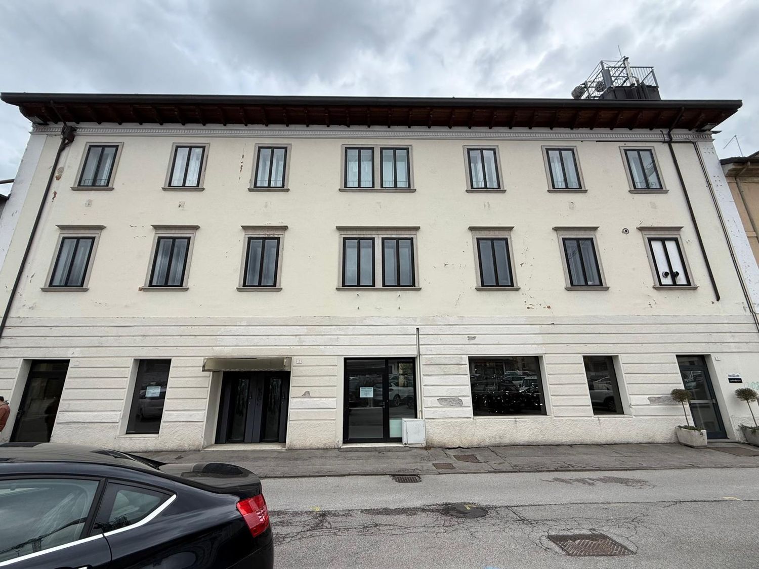 Locale commerciale in affitto in piazza giorgio piloni 5, Belluno