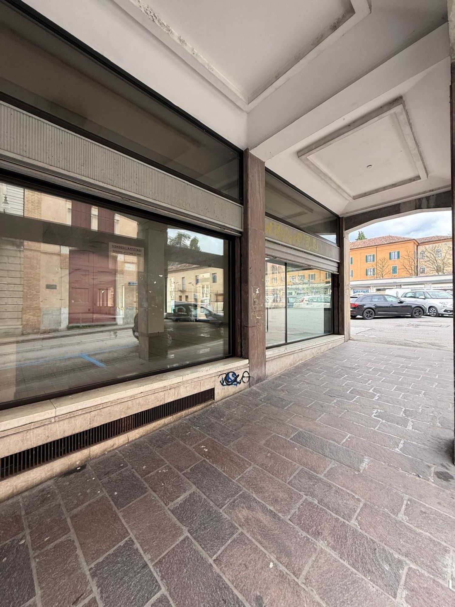 Locale commerciale in affitto in piazza giorgio piloni 5, Belluno