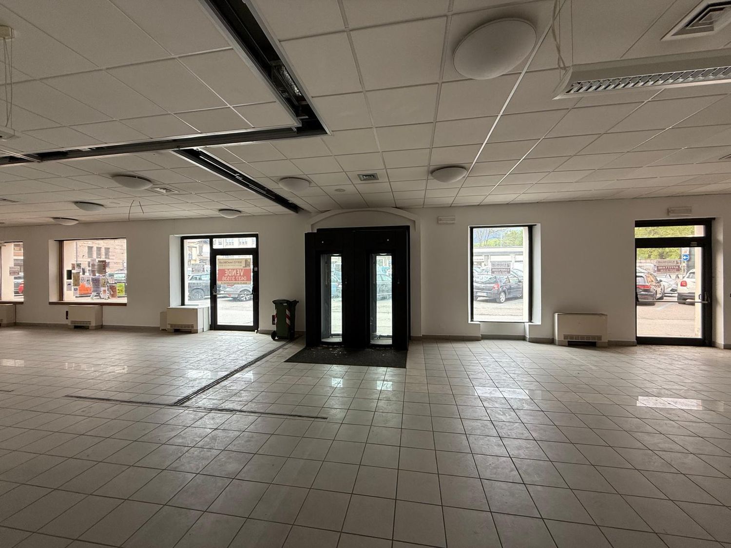 Locale commerciale in affitto in piazza giorgio piloni 5, Belluno