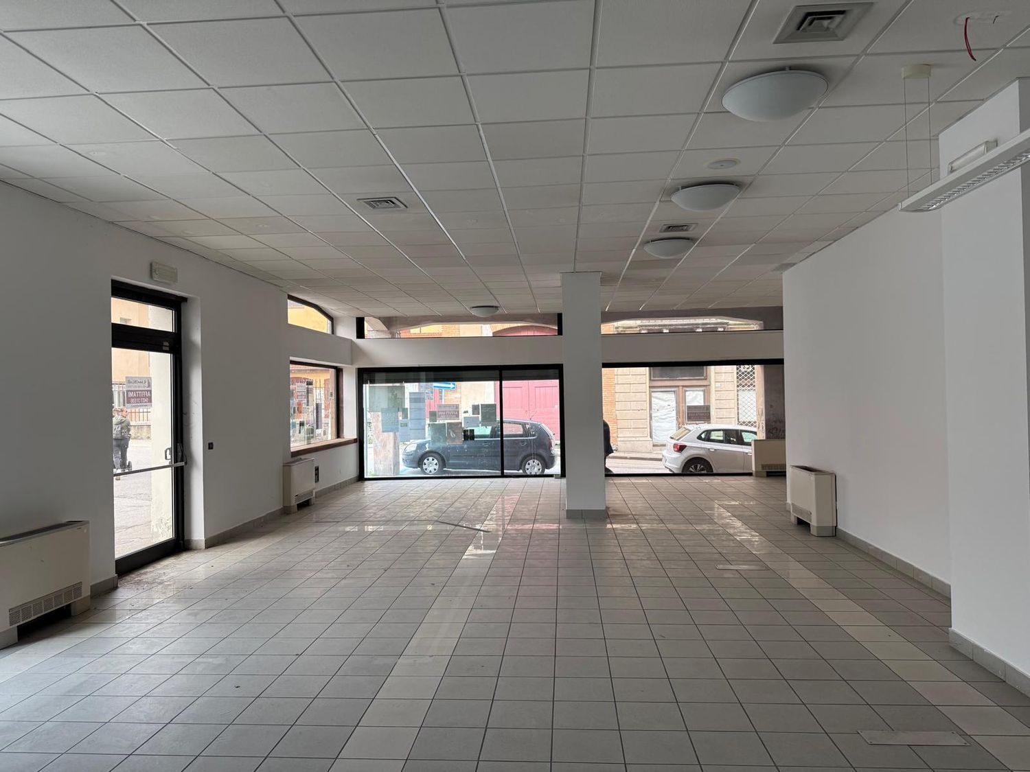 Locale commerciale in affitto in piazza giorgio piloni 5, Belluno