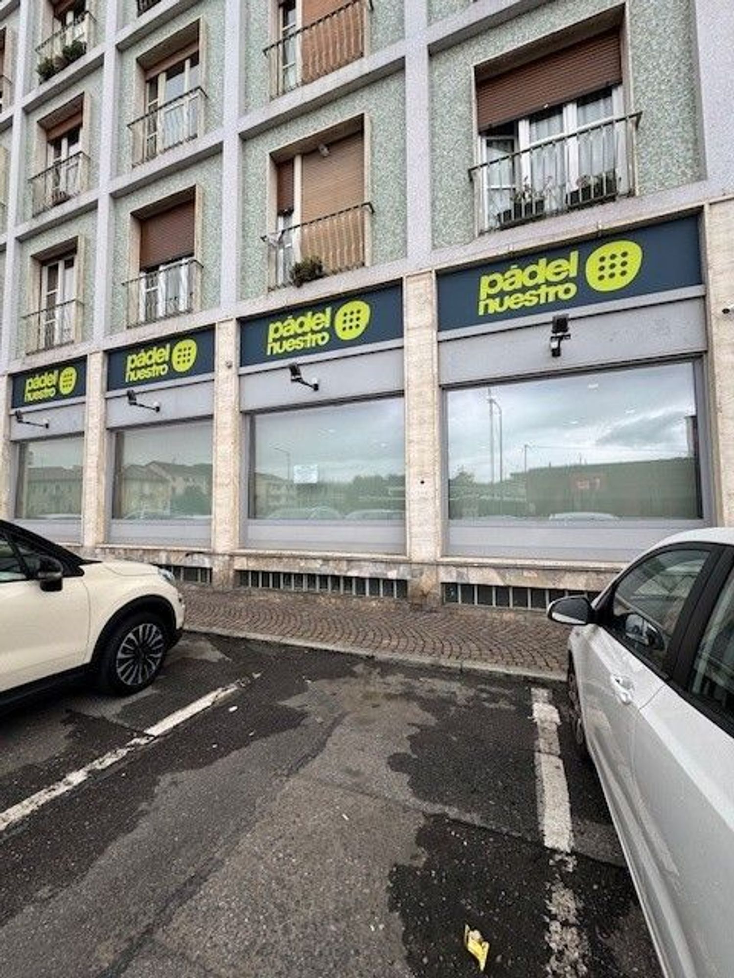 Locale commerciale in affitto in via montebello 1, Moncalieri