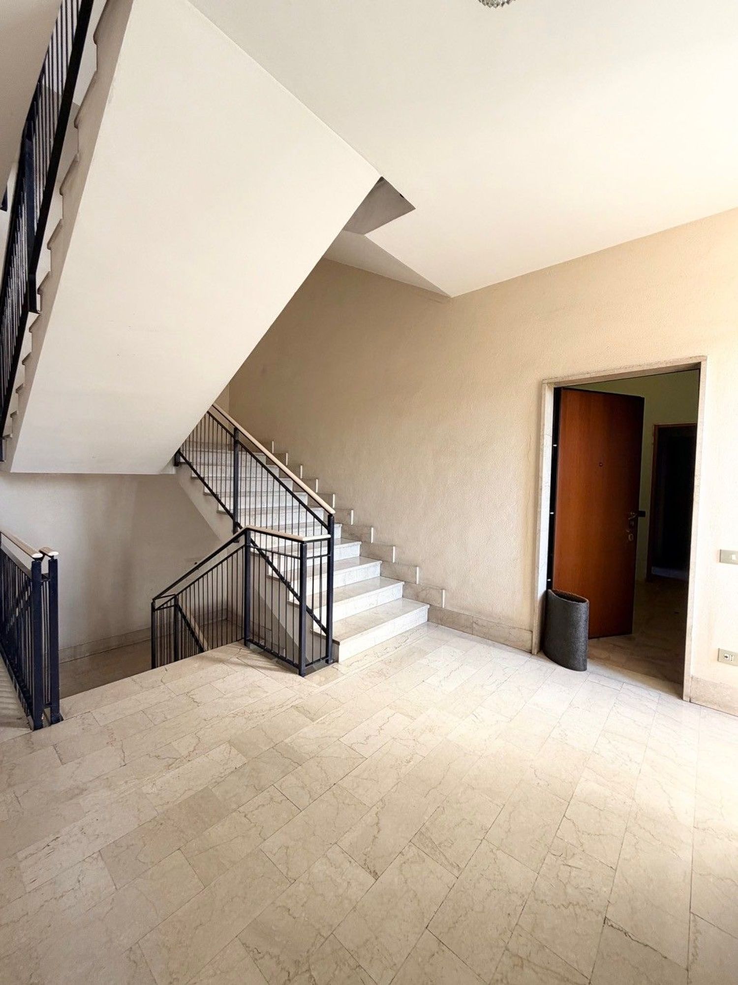 Trilocale in vendita in via indipendenza 10, Peschiera Borromeo