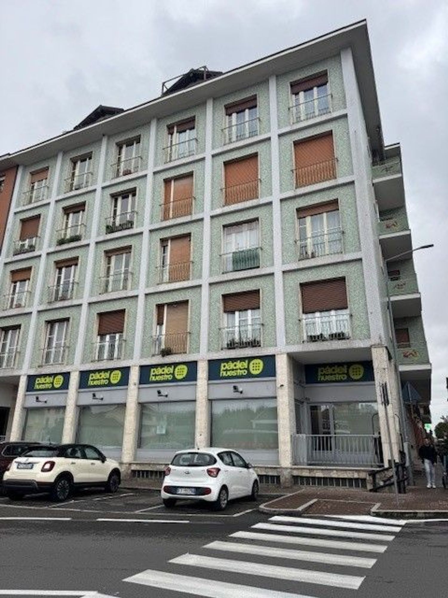 Locale commerciale in vendita in via montebello 1, Moncalieri