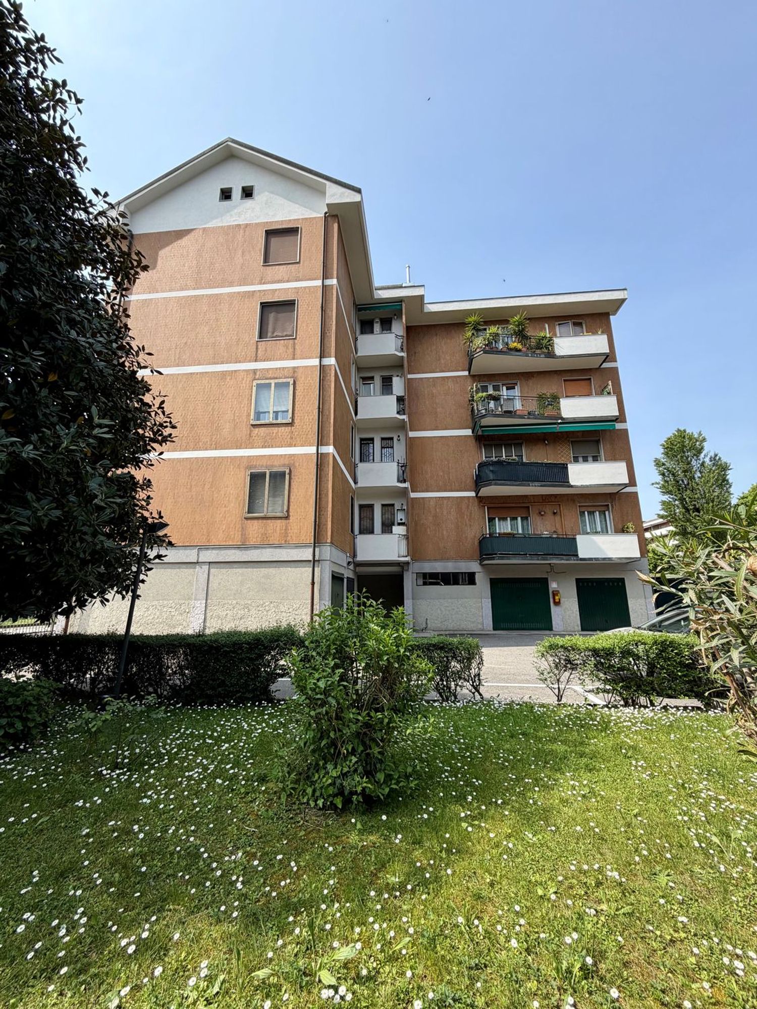 Trilocale in vendita in via via indipendenza 10, Peschiera Borromeo