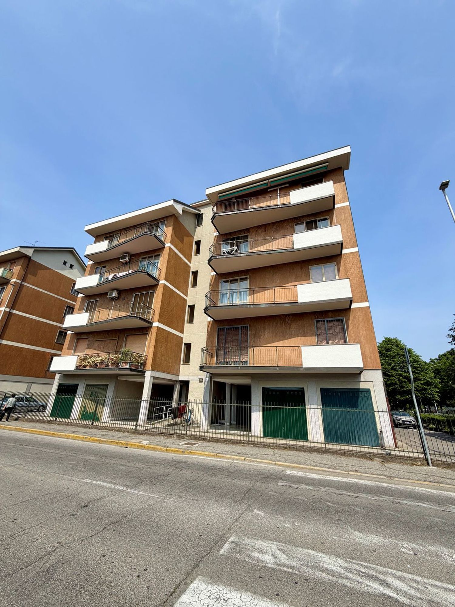 Trilocale in vendita in via via indipendenza 10, Peschiera Borromeo