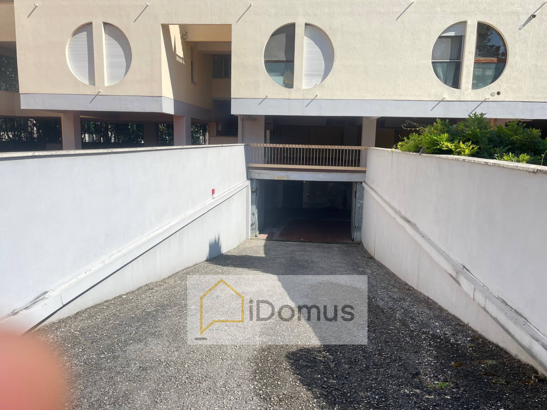 Box o garage in vendita a Pisa, Zona CNR