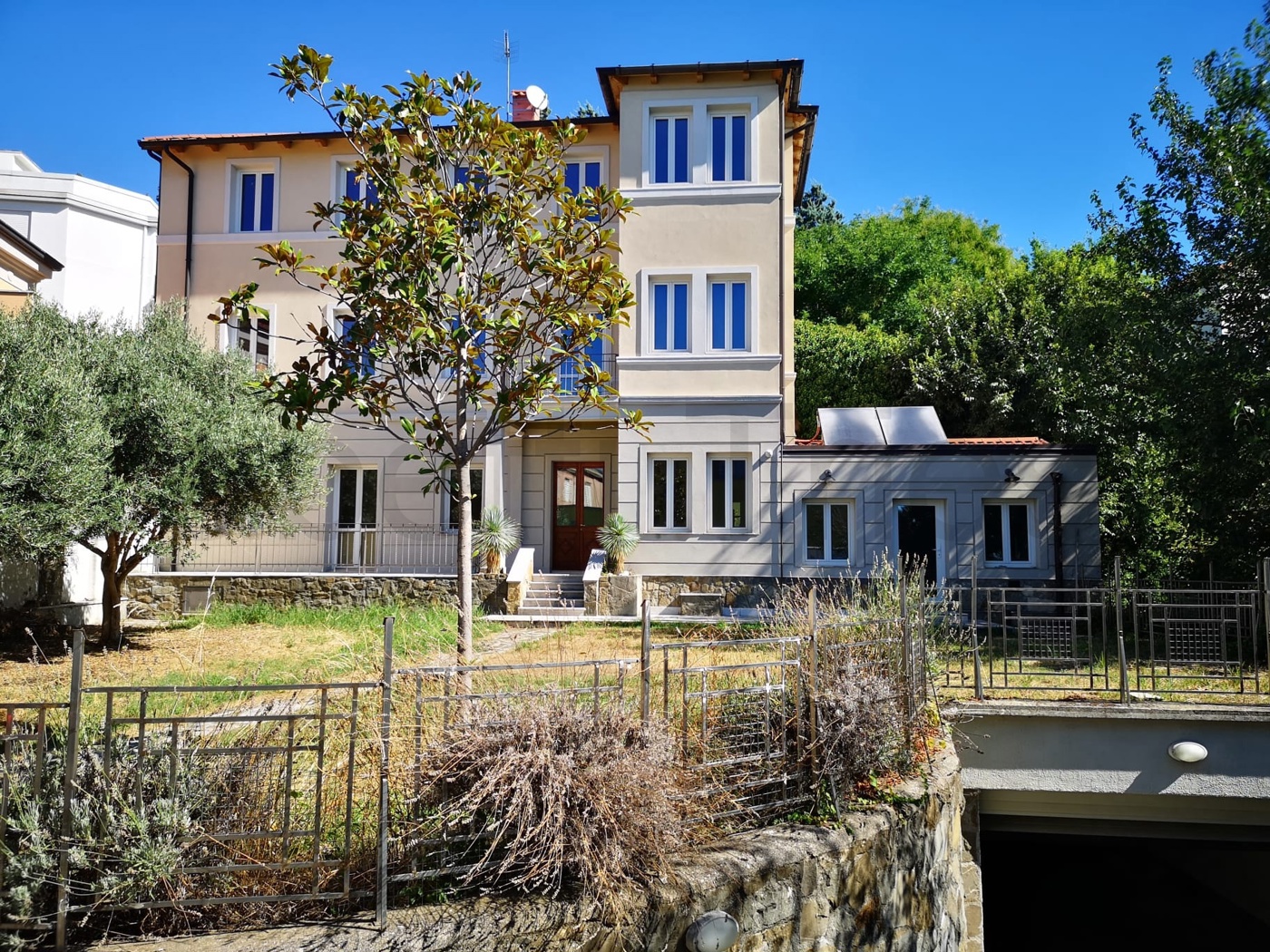 Villa con giardino a Trieste