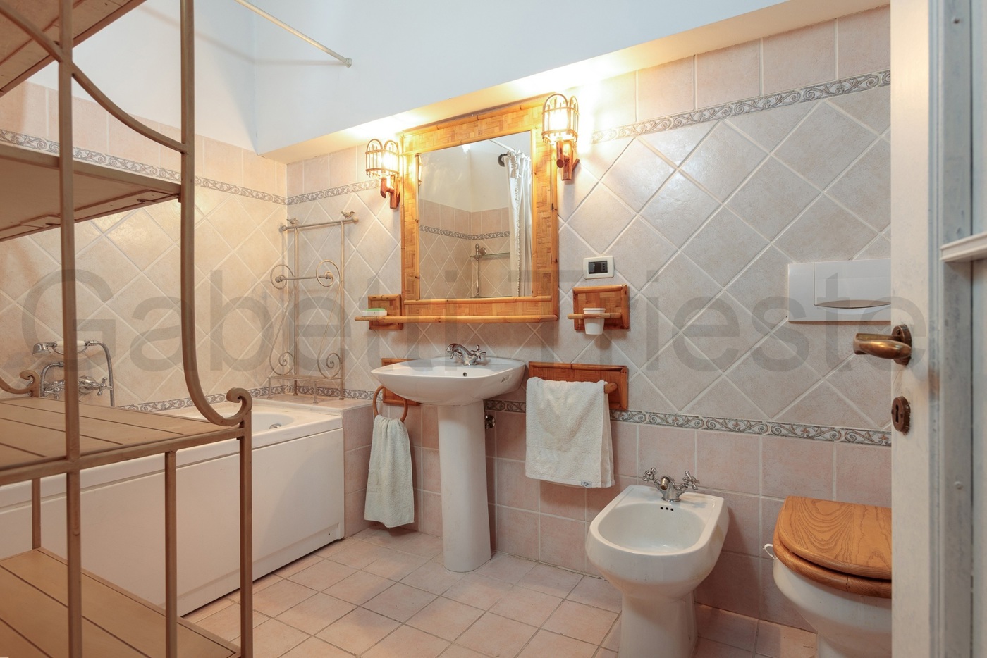 Quadrilocale in vendita a Trieste