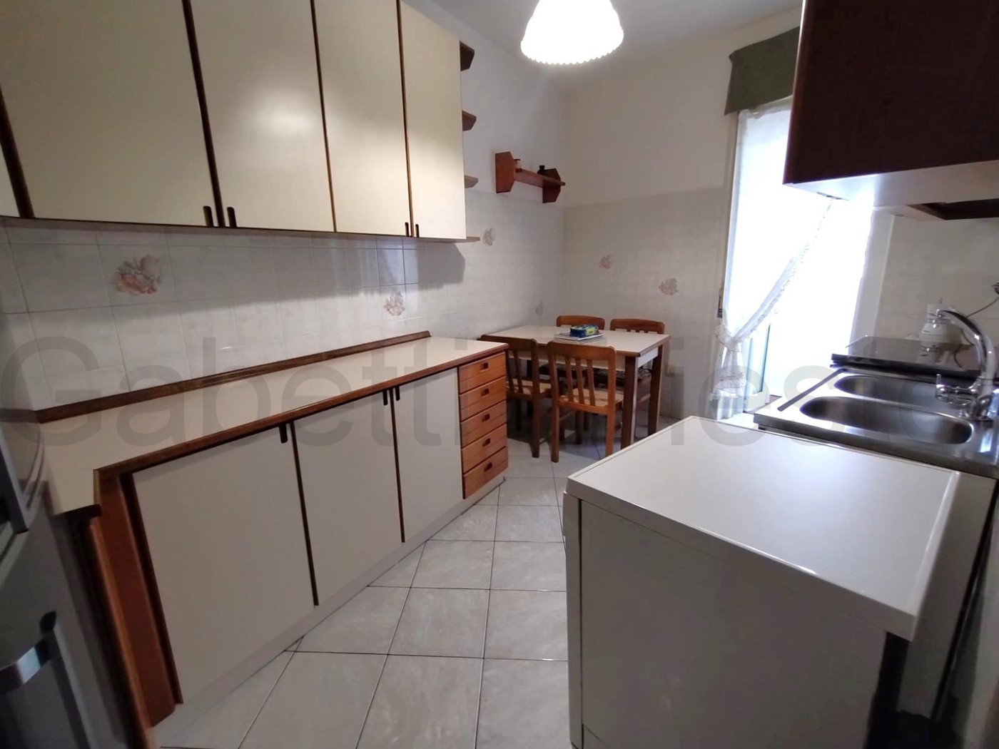 Bilocale arredato in affitto a Trieste