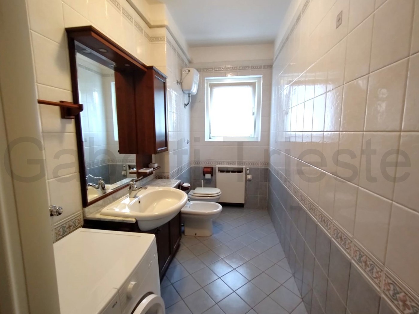 Bilocale arredato in affitto a Trieste