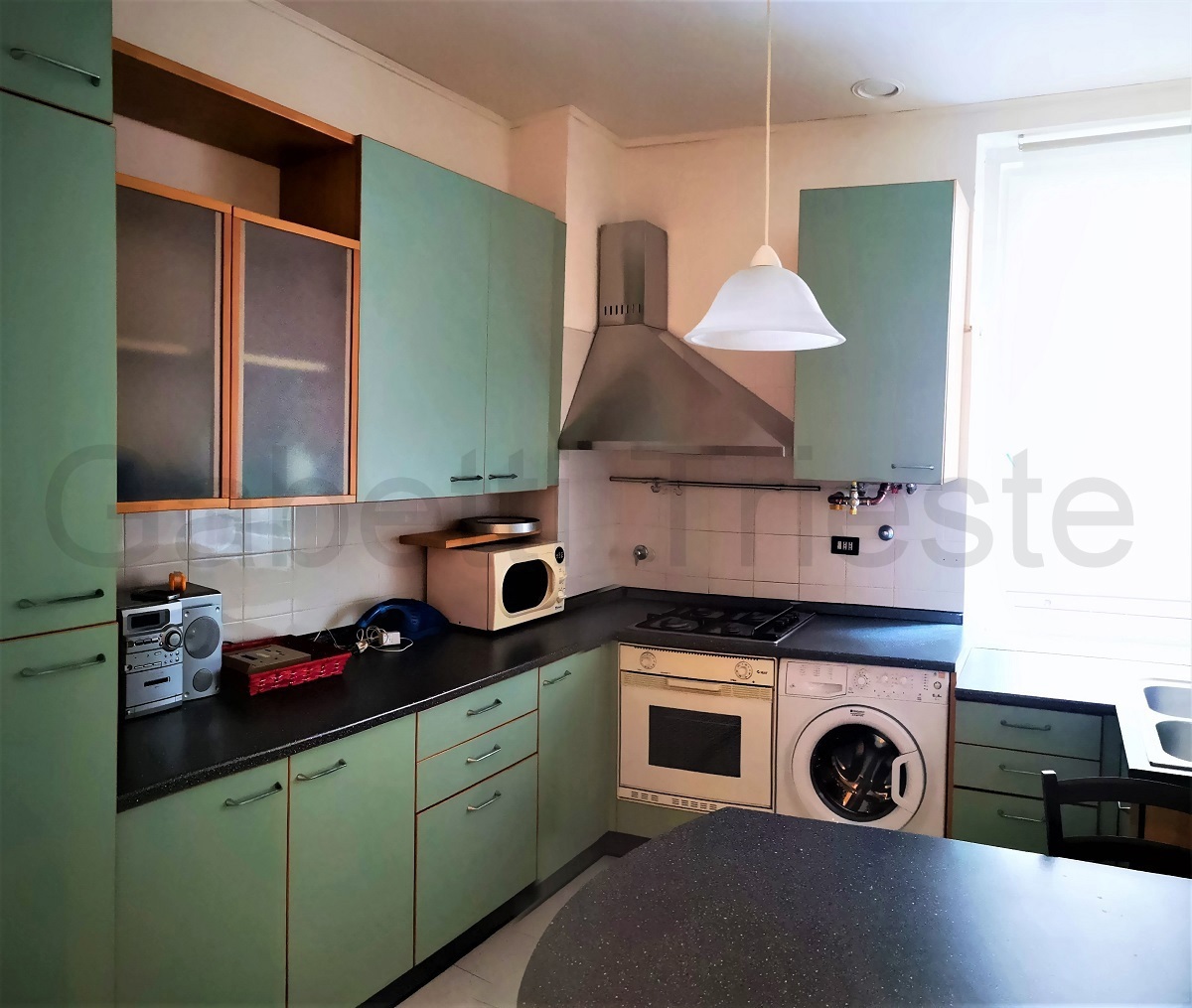 Bilocale arredato in affitto a Trieste