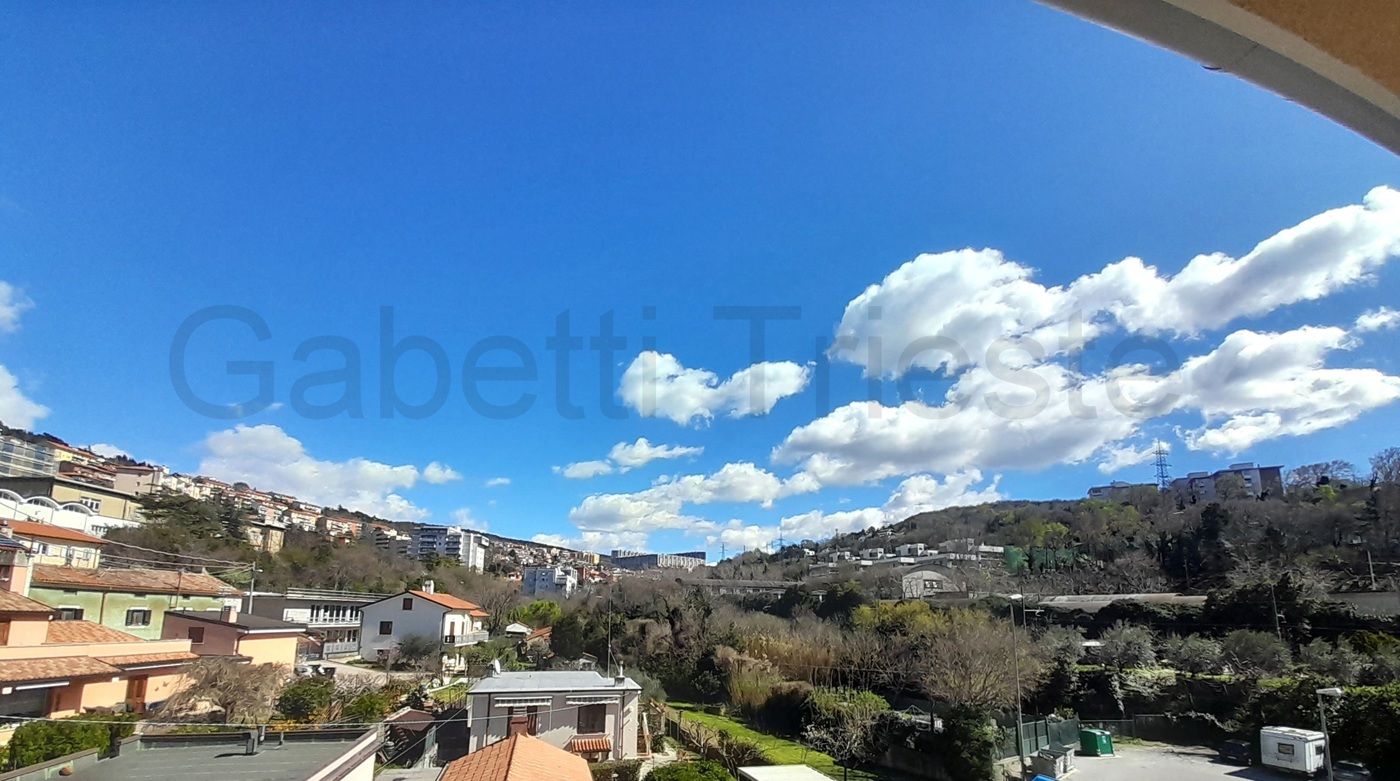 Quadrilocale con giardino a Trieste