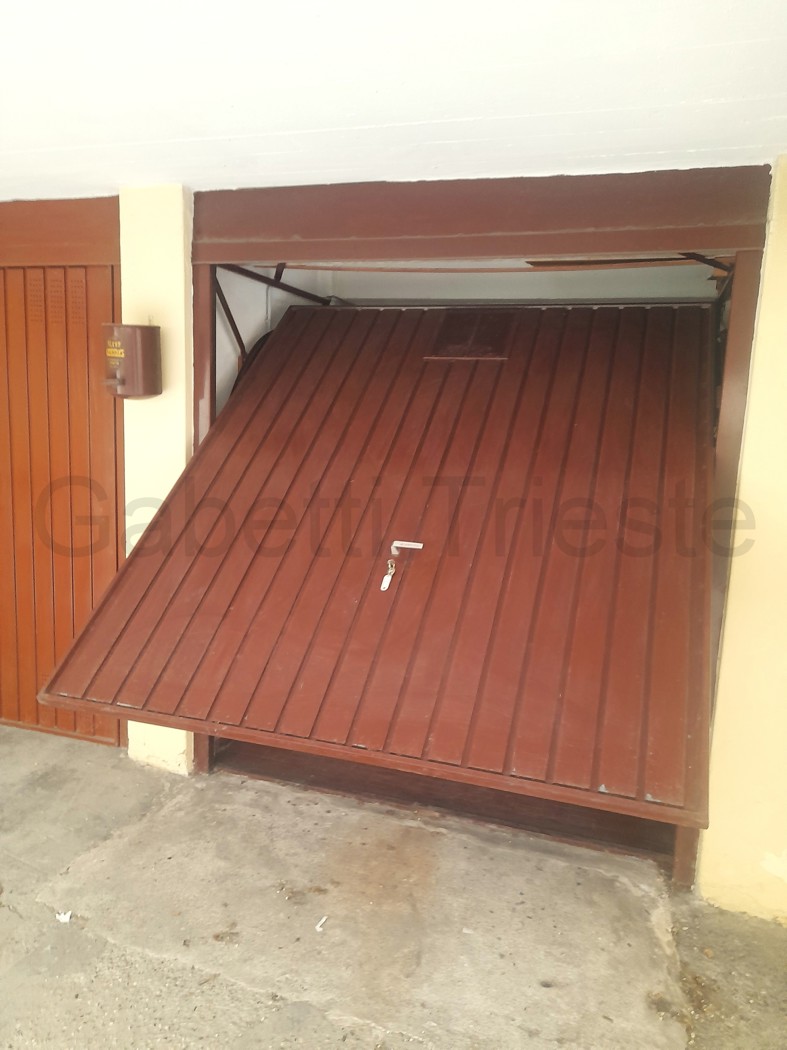 Box/Garage 13mq in vendita a Trieste