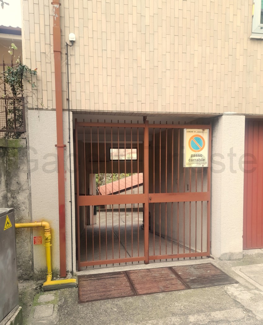 Box/Garage 13mq in vendita a Trieste