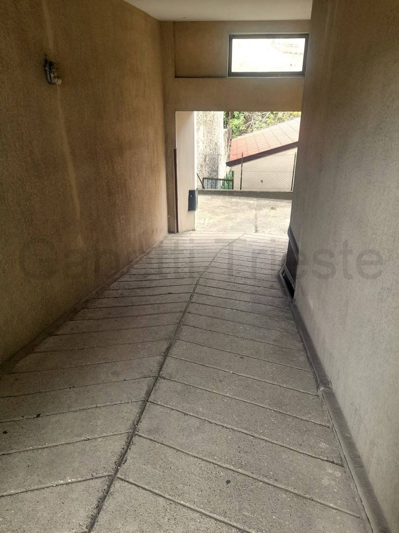 Box/Garage 13mq in vendita a Trieste